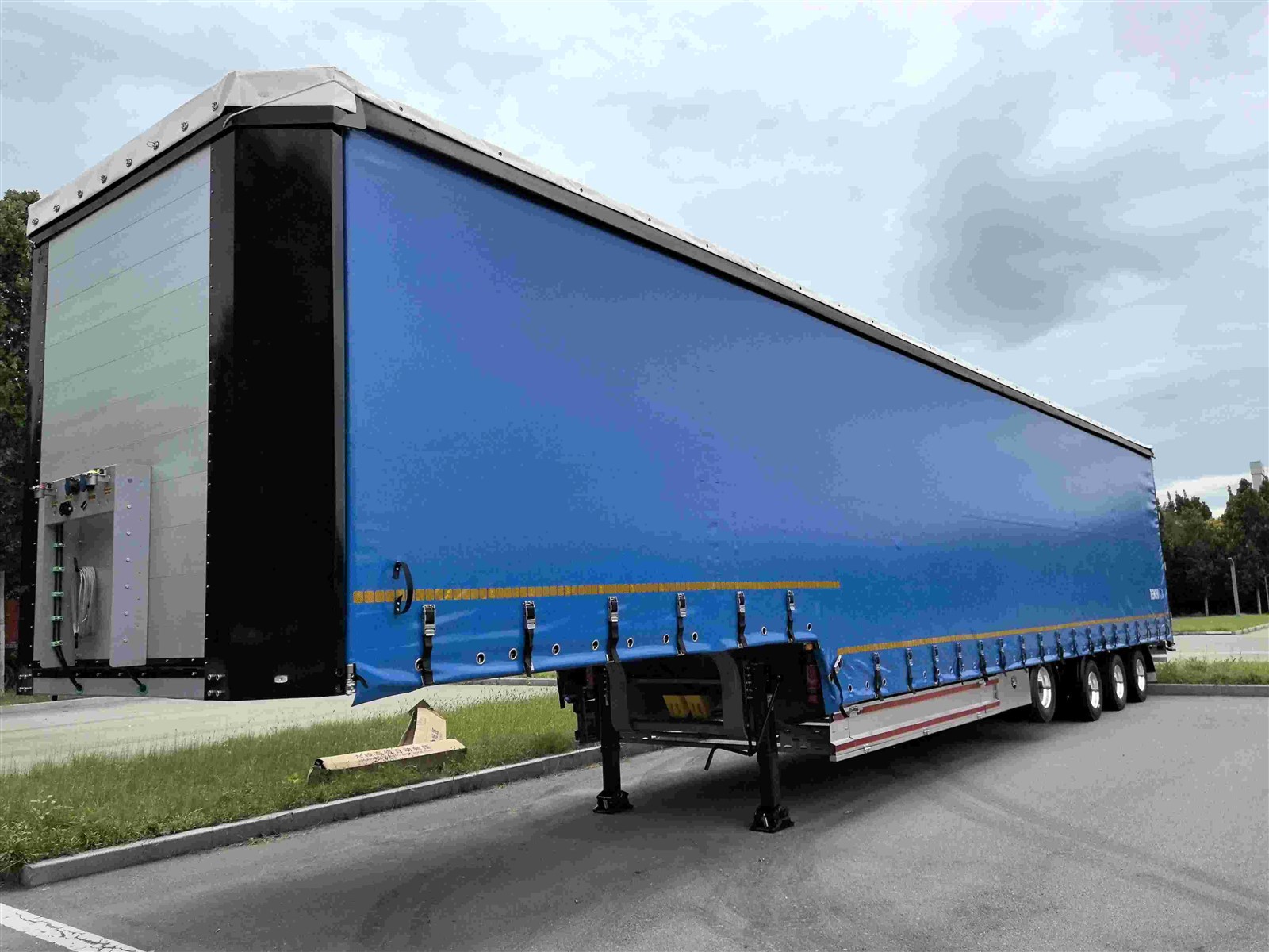 curtain side semi trailer 2 curtain side semi trailer 2