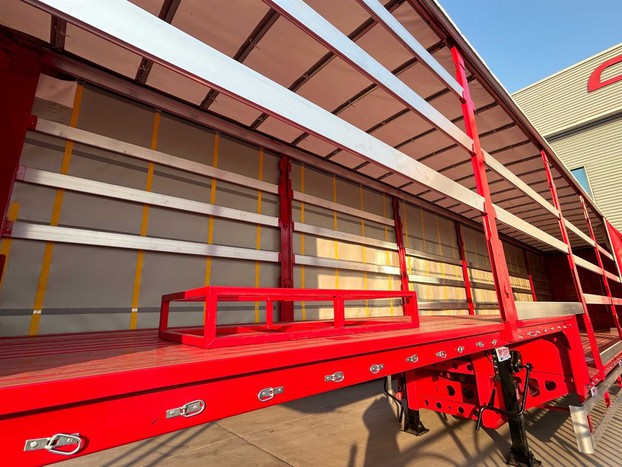 curtain side semi trailer-red curtain side semi trailer-red